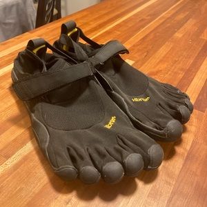 Men’s Vibram Five Finger KSO Shoes size 12